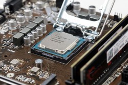 Большое количество жалоб поступает от покупателей флагманских процессоров Intel. В чем дело?