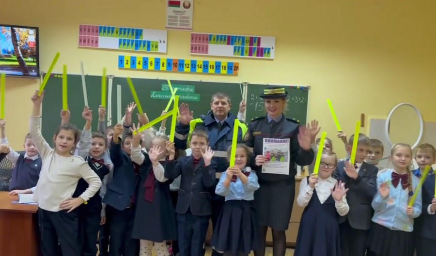 Сотрудники ГАИ Бобруйска в рамках Недели детской безопасности посетили школы города.