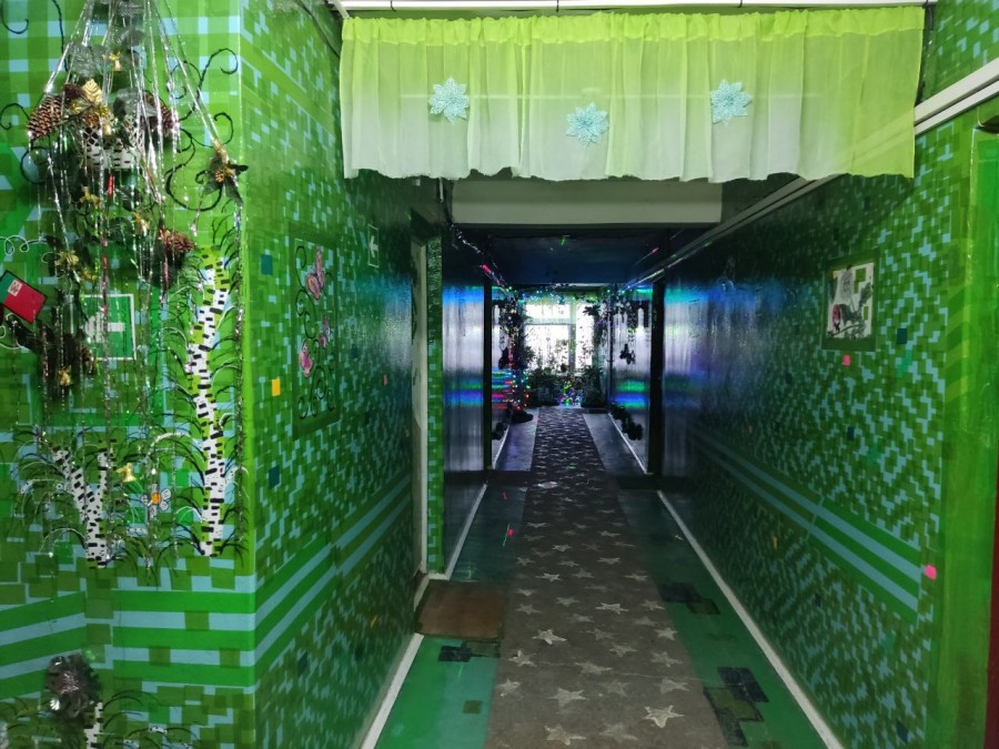 Так теперь выглядит коридор могилевского общежития на улице Кедровой. Могилев, 2023 г.