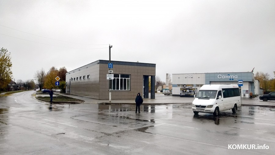 26.10.2023. Бобруйск, улица Парковая. Новый супермаркет готовится к открытию