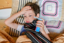 Минздрав: дети могут пропустить по болезни до пяти дней занятий без справки 