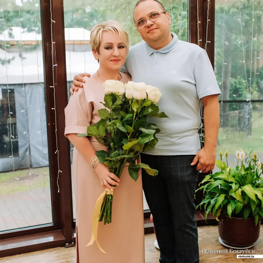 Марина Гришкевич с мужем Алексеем в ресторане «Тимьян», празднуют ее 50-летний юбилей. Фото из личного архива героини.