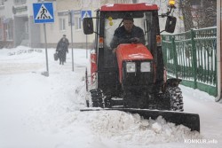 Бобруйск заметает снегом. Как город справляется с непогодой. Много фото