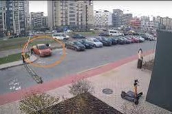 В Минском районе ребенок попал под колеса авто, за рулем которого была его мать
