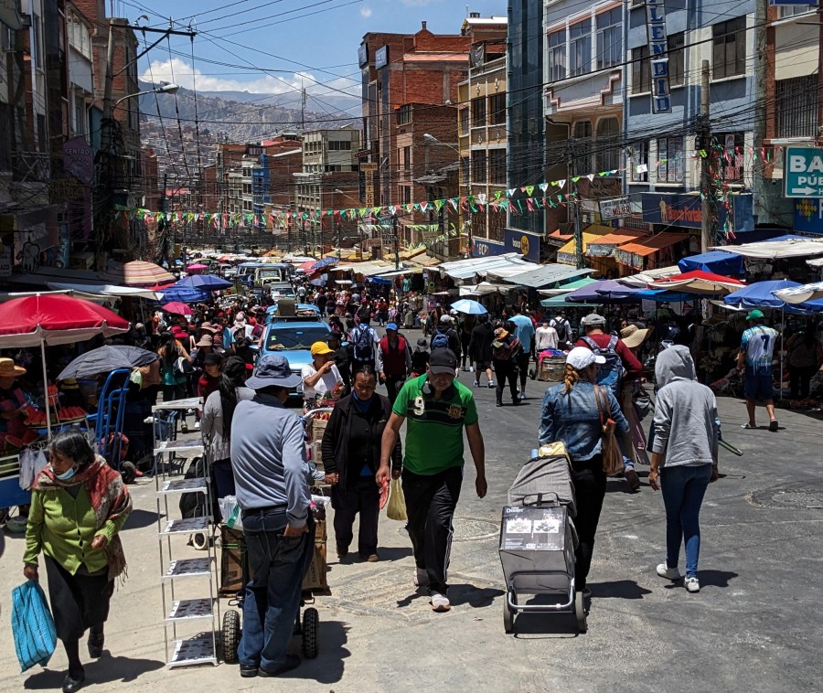 Уличный рынок. Ла-Пас, Боливия. Октябрь, 2023.