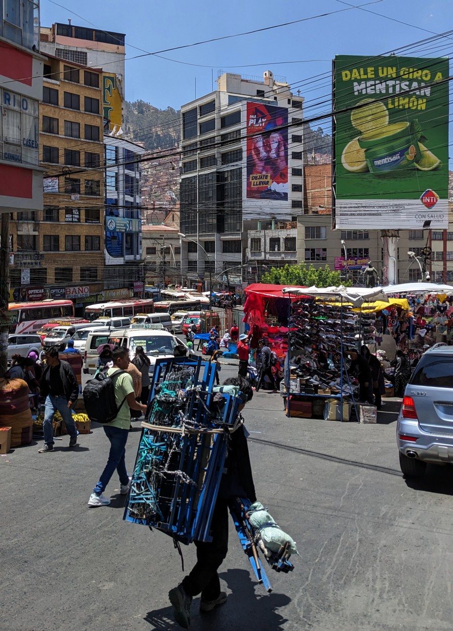 Уличные торговцы. Ла-Пас, Боливия. Октябрь, 2023.