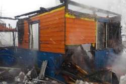 Под Бобруйском огонь почти уничтожил дачный дом