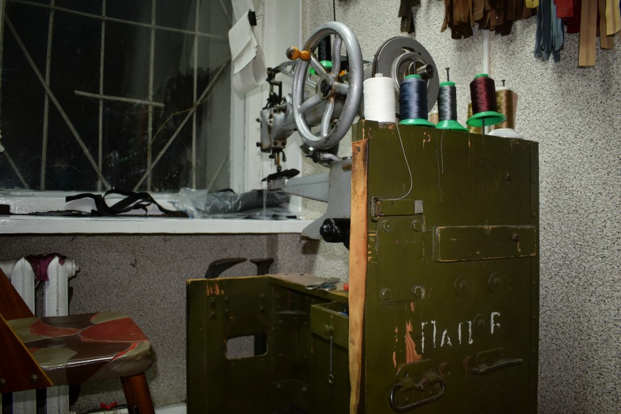 Рукавная машинка из армейских запасов в мастерской «Сандляр Бобр».
