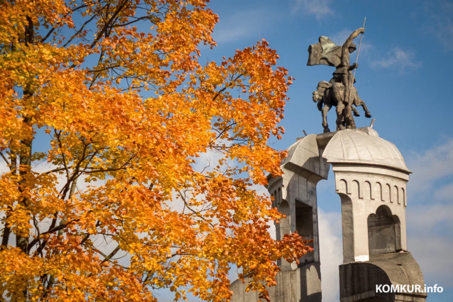 13 октября 2025 года. Октябрьская погода переменчива. Фото Александра ЧУГУЕВА. 