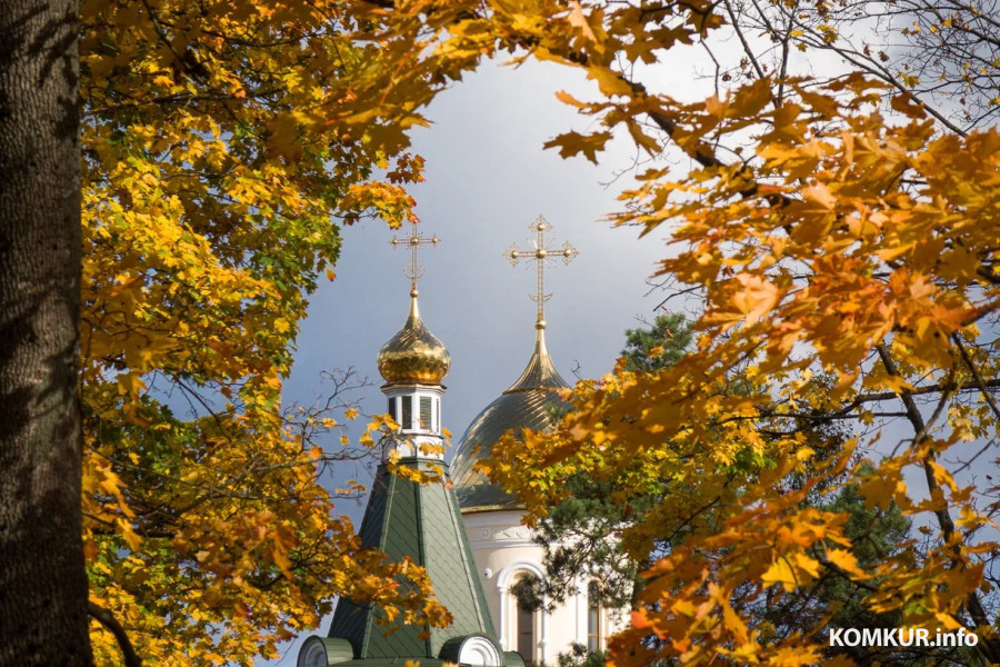 13 октября 2025 года. Октябрьская погода переменчива. Фото Александра ЧУГУЕВА. 