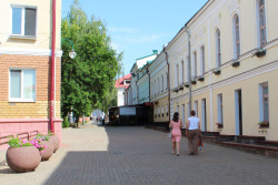 «Что это с людьми делается? В пятницу в отделе готовой еды такая очередь стоит!» Жизнь глазами могилевчан