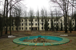 Бывший армейский штаб в Бобруйске продается – за 200 тыс. у.е. Сейчас в нем располагаются копировальный центр и синагога