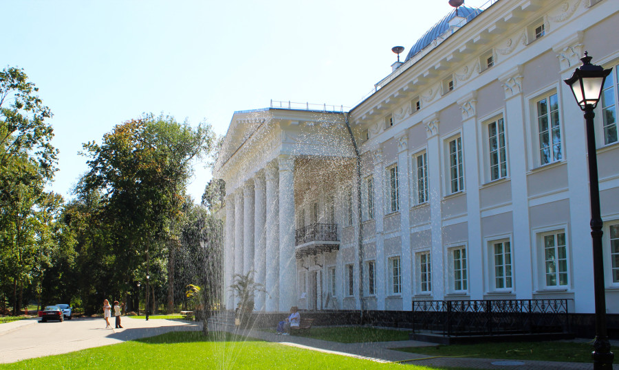 31 августа 2025 года. Дворцово-парковый комплекс Булгаков в Жиличах. Кировский район Могилевской области.