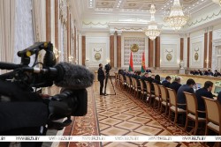 Лукашенко назвал способ борьбы с искусственным интеллектом: живое слово