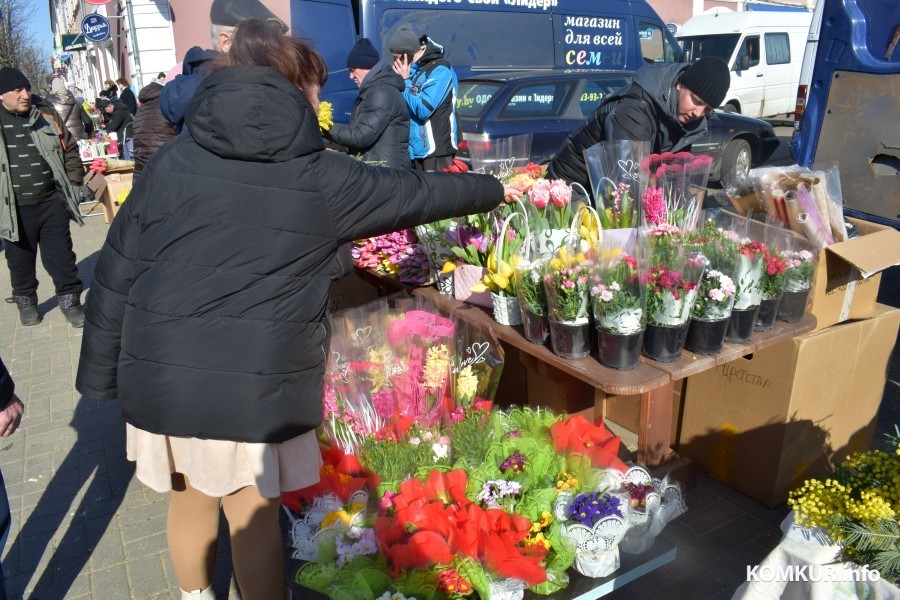 7.03.2024. Цветы к 8 марта в магазинах и на рынках Бобруйска