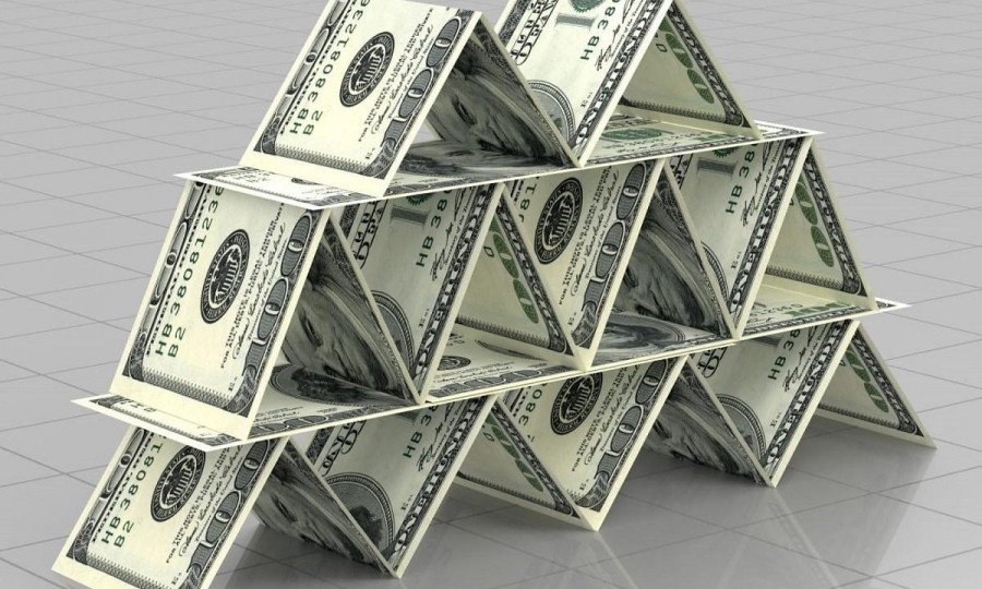 Истории обмана: как появляются и куда исчезают деньги финансовых пирамид?