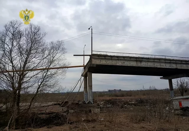 В Смоленской области обрушился путепровод, погибла женщина, пострадали шесть человек
