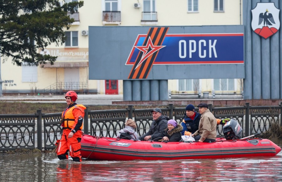 В российском Орске вода затопила 4 518 жилых домов