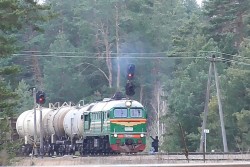 Работники локомотивного депо «Бобруйск» вместе с подельниками похитили свыше 12,5 тонн дизтоплива. Видео