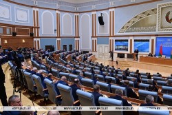 «Нет результата – получай минимальную заработную плату»: Лукашенко предложил изменить зарплаты руководителей сельхозпредприятий