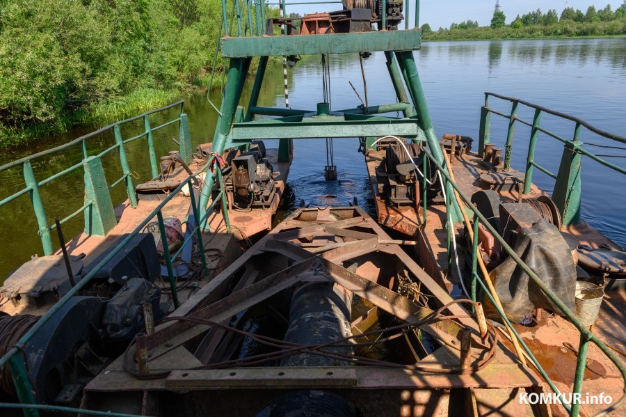 28.05.2024. Река Березина. Земснаряд «Верхнеднепровский-12»