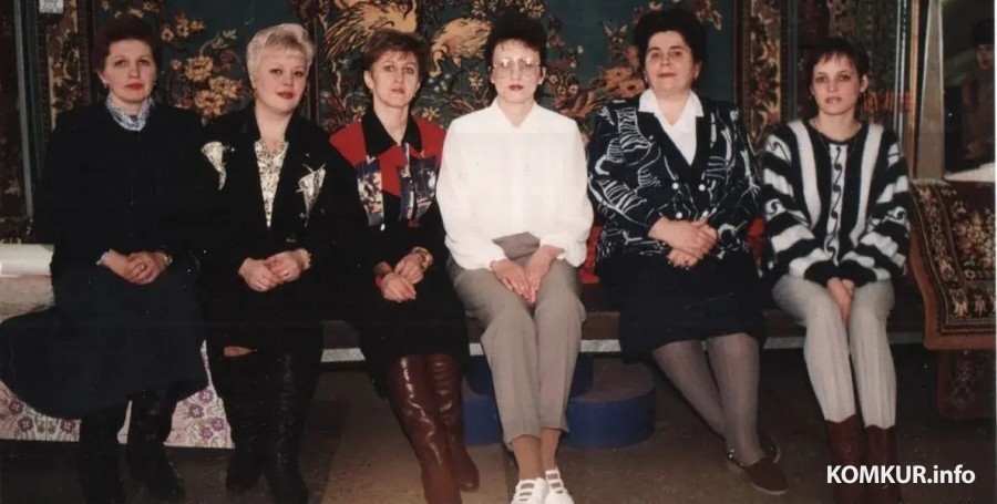 Бобруйск, 1996 год. Магазин «Дом одежды», работники секции галантереи. Фото из личного архива Л. И. Сикорской