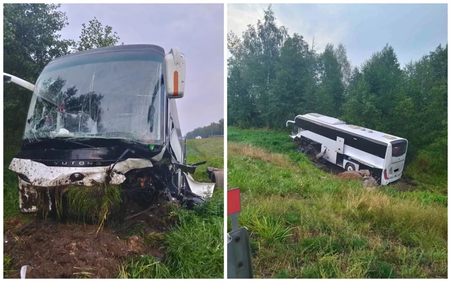 21.08.2024 г. Пассажирский автобус съехал в кювет в Березинском районе. Фото: berezino.by.