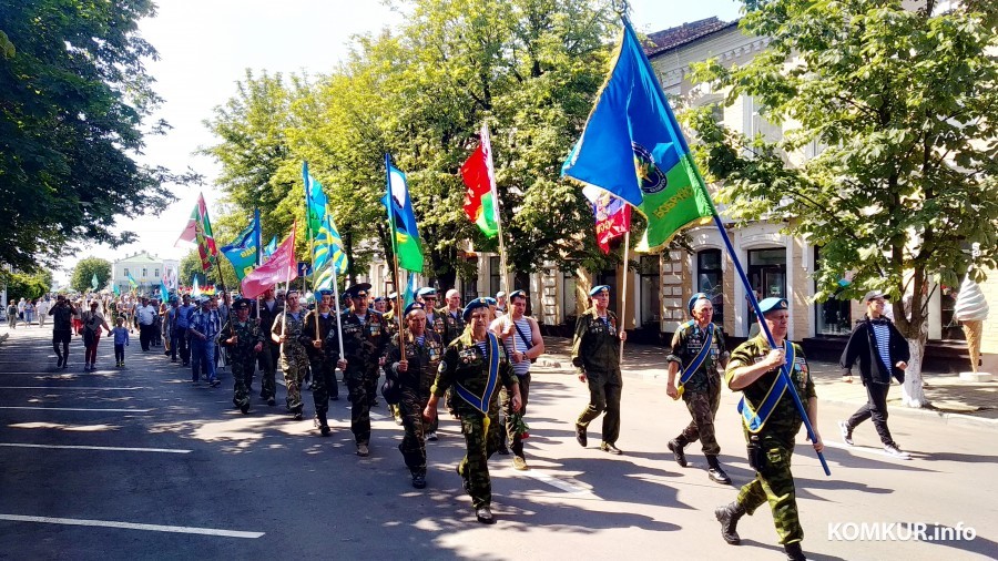 2.08.2024. Бобруйск. Улица Социалистическая. Празднование Дня ВДВ и ССО.