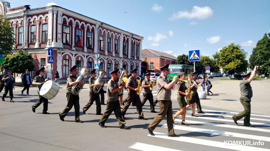 2.08.2024. Бобруйск. Улица Социалистическая. Празднование Дня ВДВ и ССО.