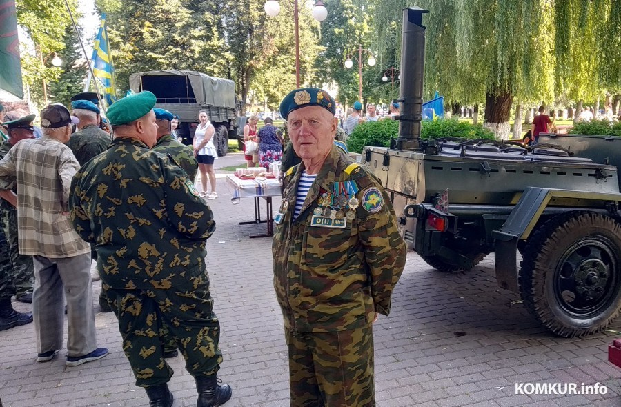 2.08.2024. Бобруйск. Улица Социалистическая. Празднование Дня ВДВ и ССО.