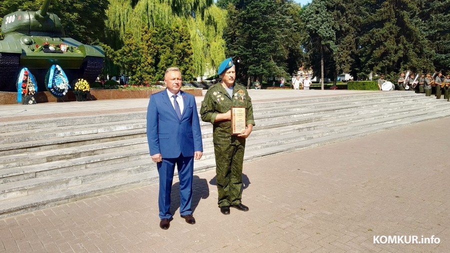 2.08.2024. Бобруйск. Улица Социалистическая. Празднование Дня ВДВ и ССО.