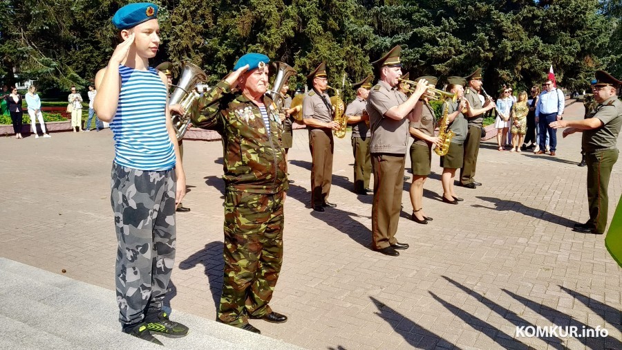 2.08.2024. Бобруйск. Улица Социалистическая. Празднование Дня ВДВ и ССО.