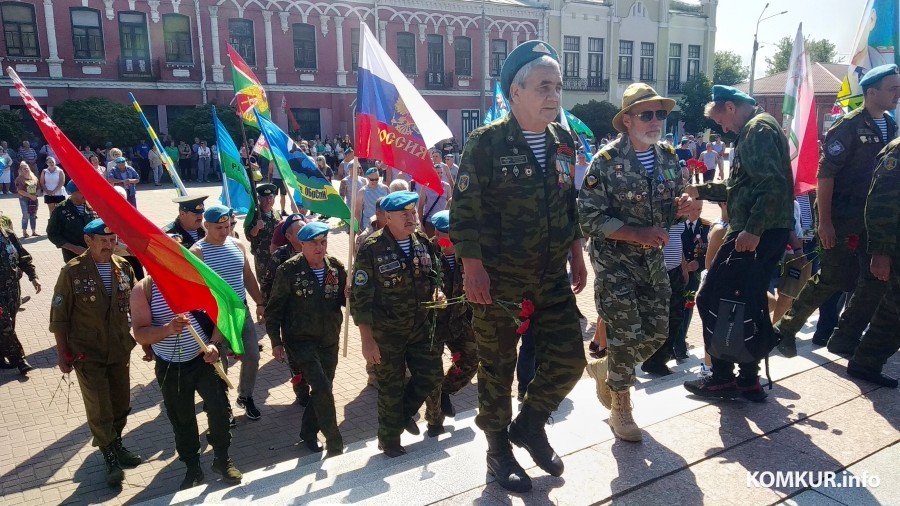 2.08.2024. Бобруйск. Улица Социалистическая. Празднование Дня ВДВ и ССО.