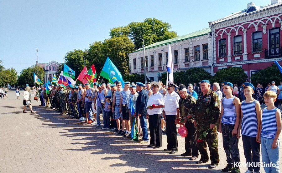 2.08.2024. Бобруйск. Улица Социалистическая. Празднование Дня ВДВ и ССО.