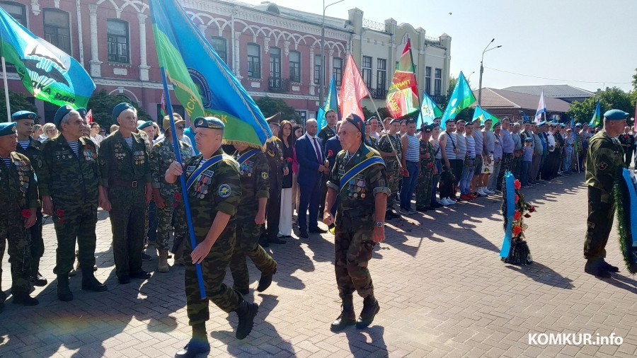 2.08.2024. Бобруйск. Улица Социалистическая. Празднование Дня ВДВ и ССО.