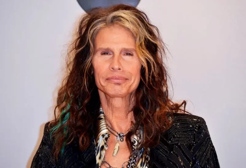 Группа Aerosmith прекращает гастрольную деятельность: 76-летний солист Стивен Тайлер потерял голос