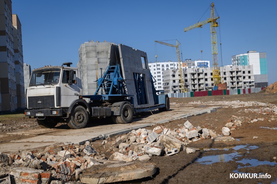 Бобруйск, жилищное строительство на улице Народного Единства. 2024 год.