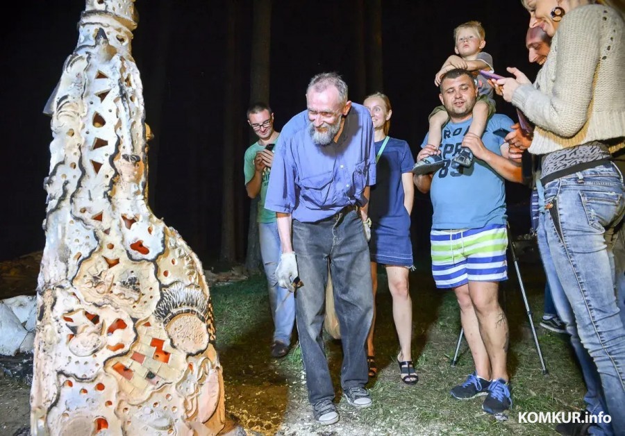 31.07.2017, Бобруйск. Валерий Колтыгин во время XV Международного пленэра по керамике «Арт-Жыжаль».