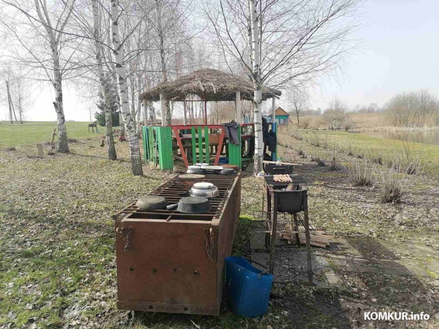 В агроусадьбе «У Мелинчан», д. Лещенка Кировский район, апрель 2024 год.