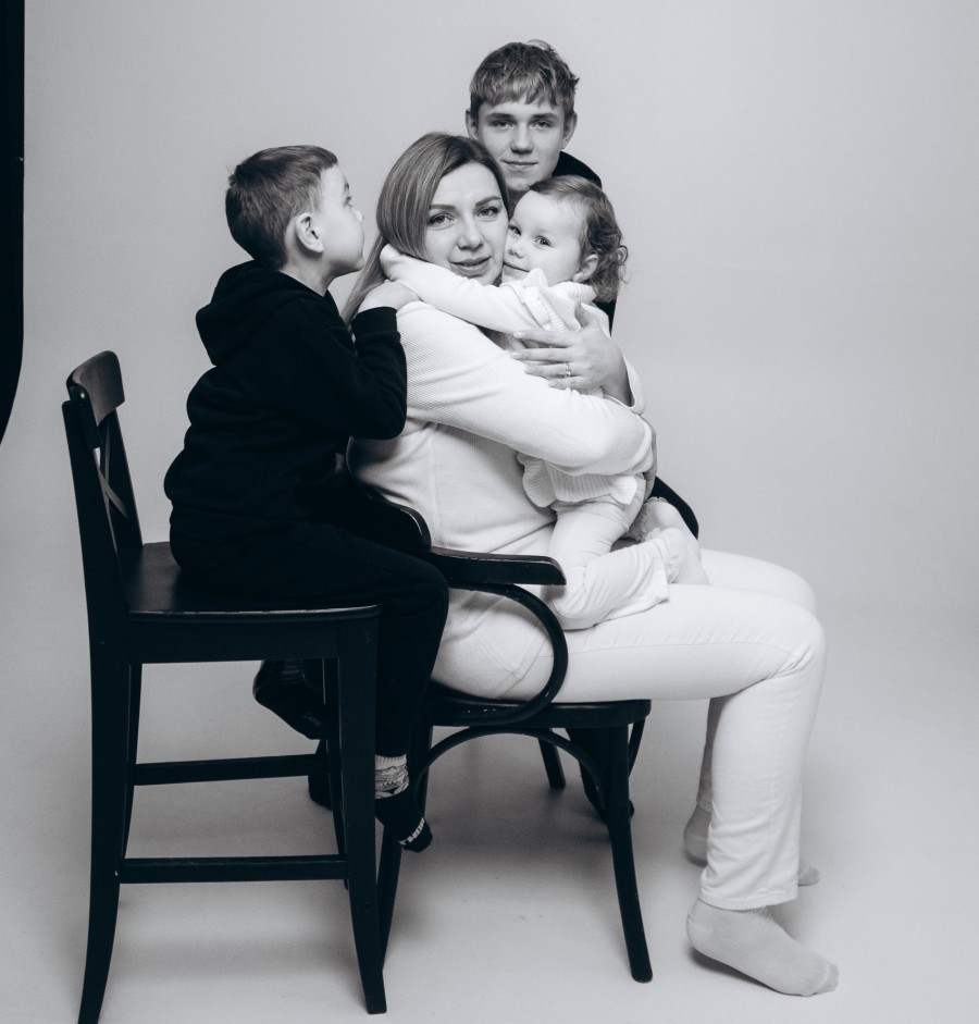 Валентина Гайдук с детьми
