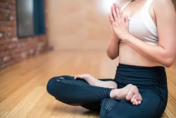 Преимущества горячей йоги: что она может дать вашему телу?