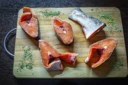 Почему после разморозки мясо горбуши больше похоже на кашу, а не на нормальную рыбу: 3 главных причины