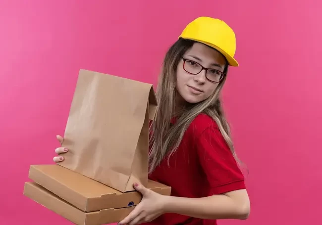 Куда на лето может устроиться работать подросток, рассказали в Минтруда