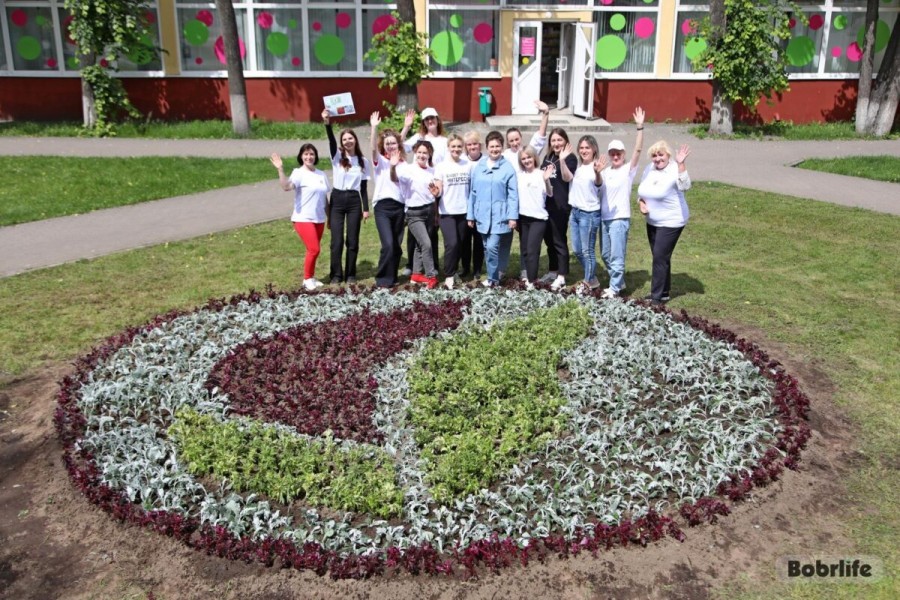 Бобруйск, 31 мая 2025 года. Новая клумба на пересечении улиц Минская и Октябрьская. Фото: bobrlife.by.