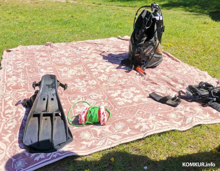 2.05.2025. Бобруйск. Очистку озера у профилактория «Шинник» ведут водолазы спасательной станции №1.