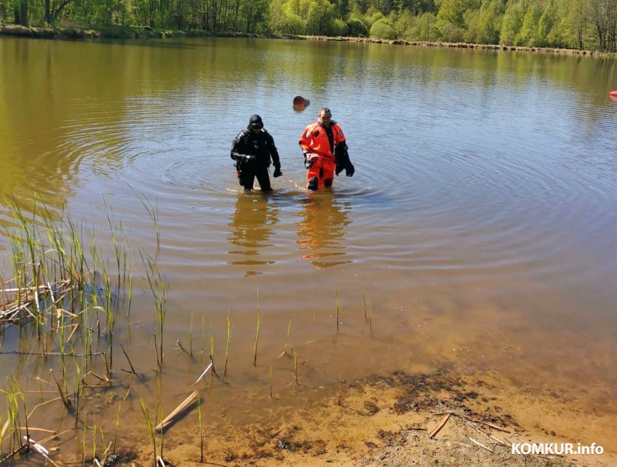 Воды – как летом. Бобруйские водолазы почистили озеро у профилактория «Шинник»