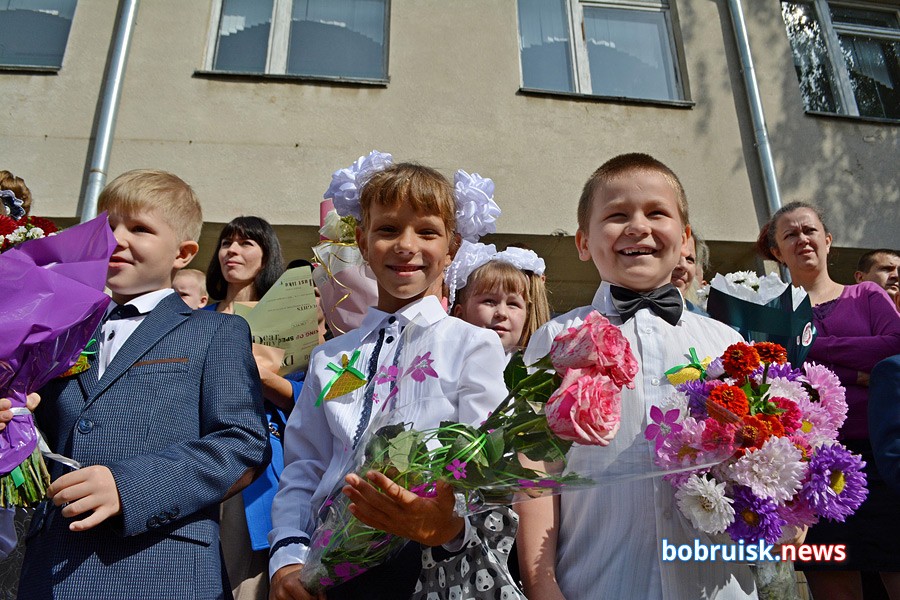 С 12 июня родители первоклассников смогут подать заявления сразу в несколько школ 