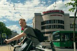 Джаз перед киносеансом и «Жигулевское» на последнем ряду: история старейшего могилевского кинотеатра «Чырвоная Зорка» 