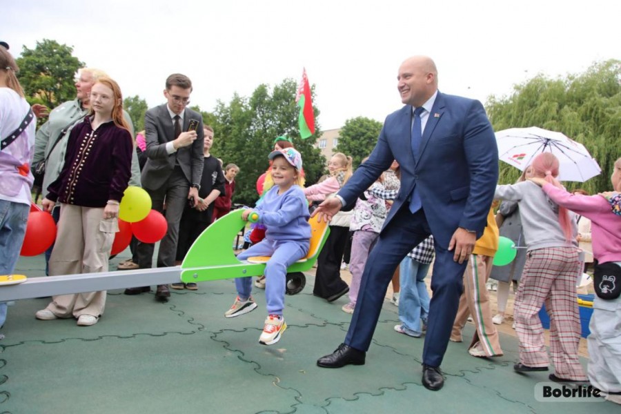 25 июня 2025 года. Детская площадка во дворе на улице Минской, 71. Фото:bobrlife.by.