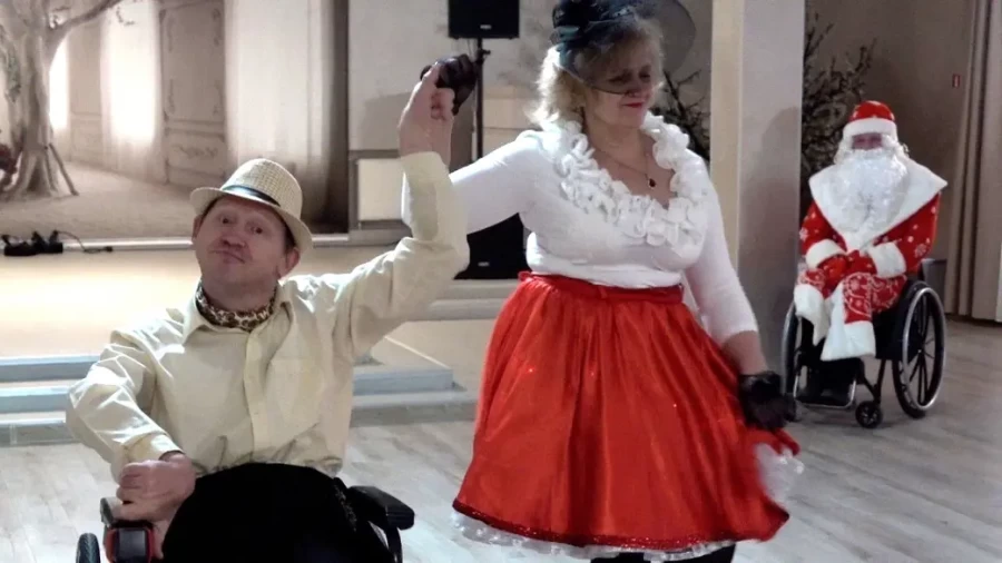 Бобруйск. Дмитрий Малашук в танце с партнершей.